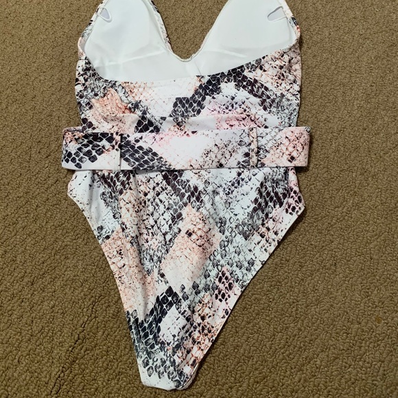 Snake print bathing suit - Picture 4 of 4